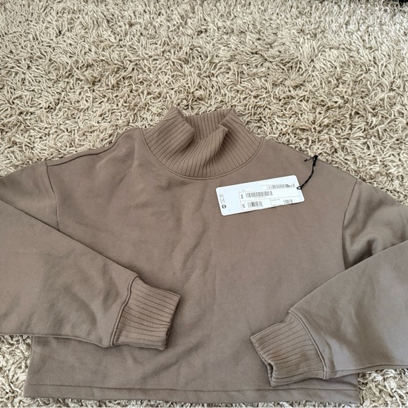 Alo Yoga Cropped Serenity Coverup - Light Cocoa XS NWT - Picture 3 of 6